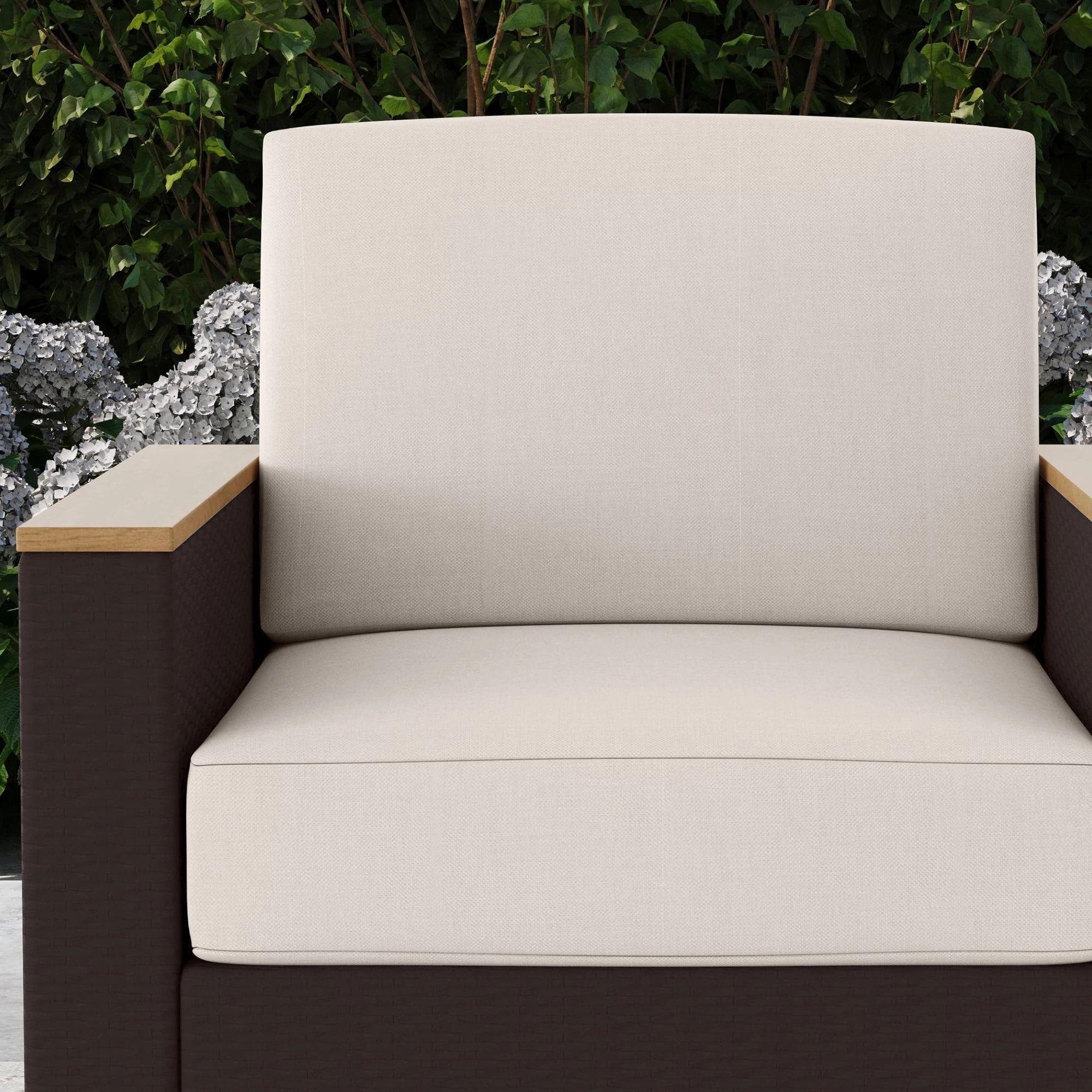 Ensemble de 4 fauteuils et poufs d'extérieur en rotin Palm Springs avec coussins par Homestyles