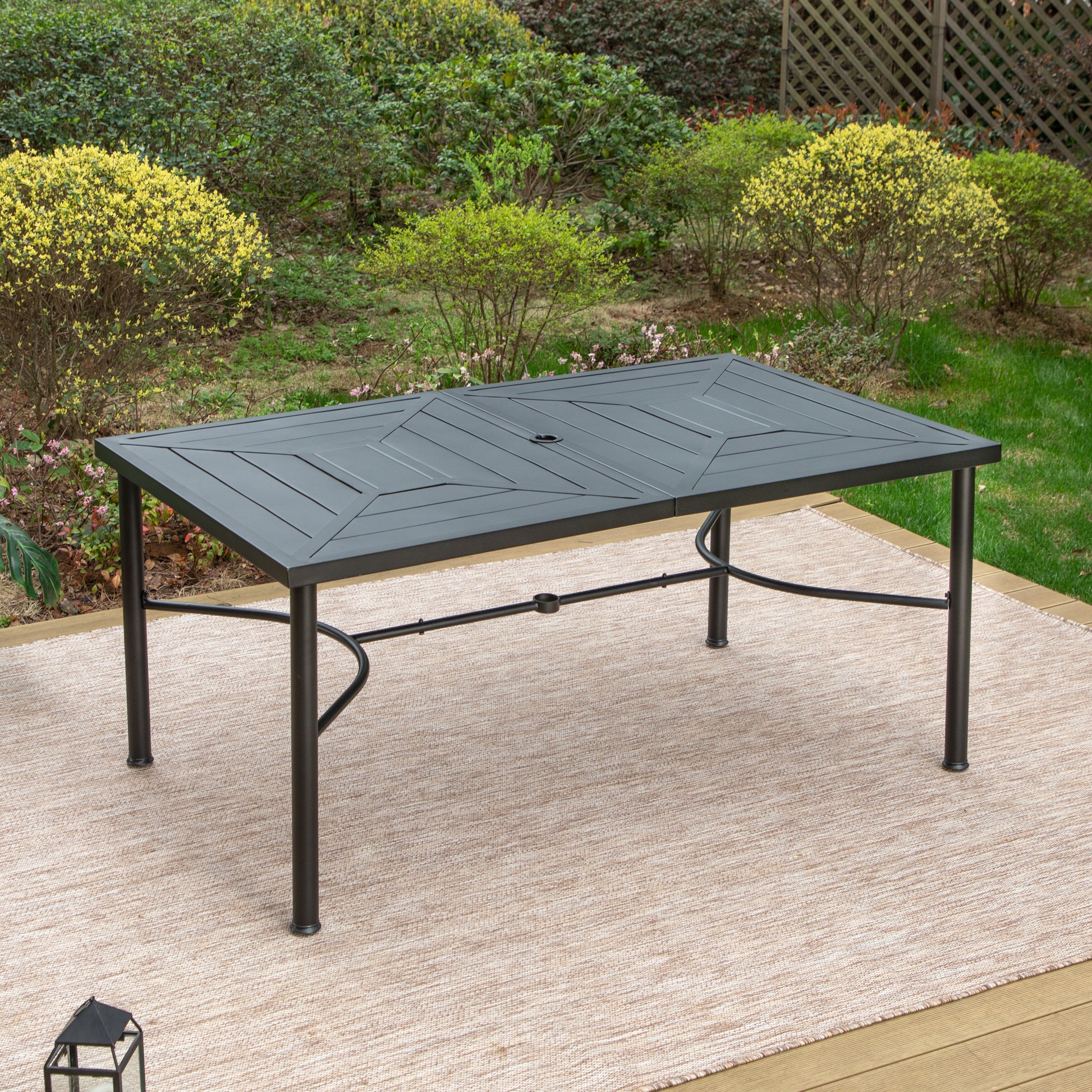 Ensemble de salle à manger de patio 7 pièces avec revêtement en métal E-coating, comprenant 6 chaises à dossier amélioré et une table en métal avec trou pour parasol