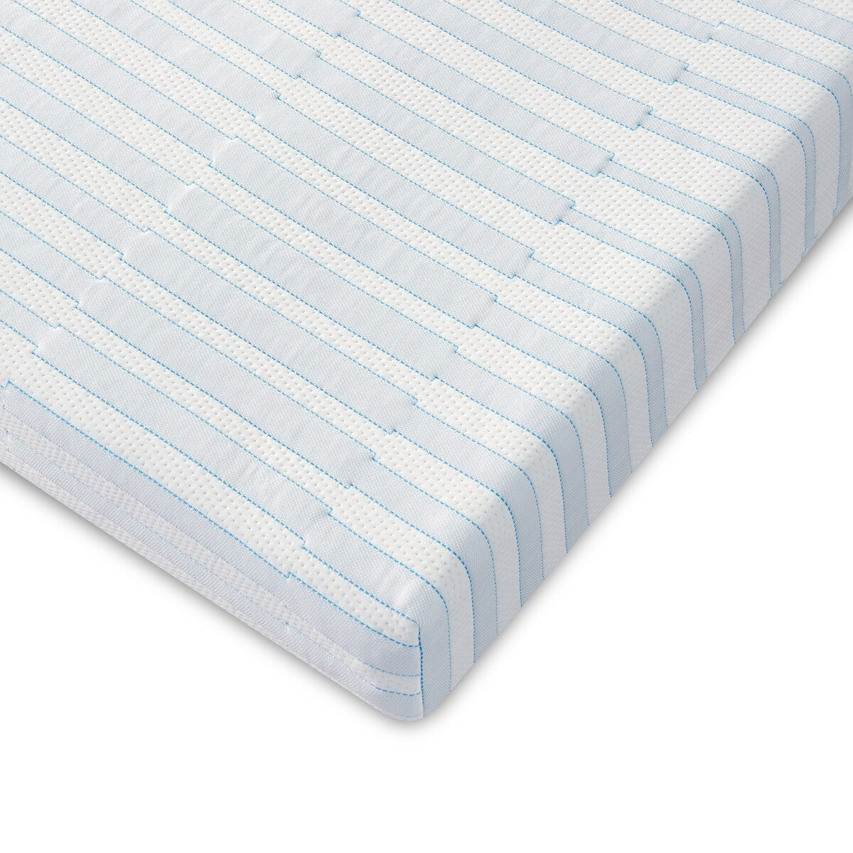 Matelas en mousse à mémoire de forme triple couche Bodipedic de 8 pouces dans une boîte