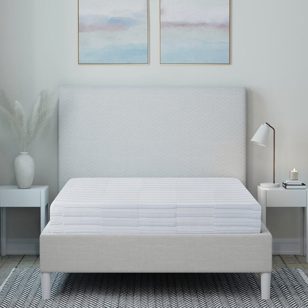 Matelas en mousse à mémoire de forme triple couche Bodipedic de 8 pouces dans une boîte